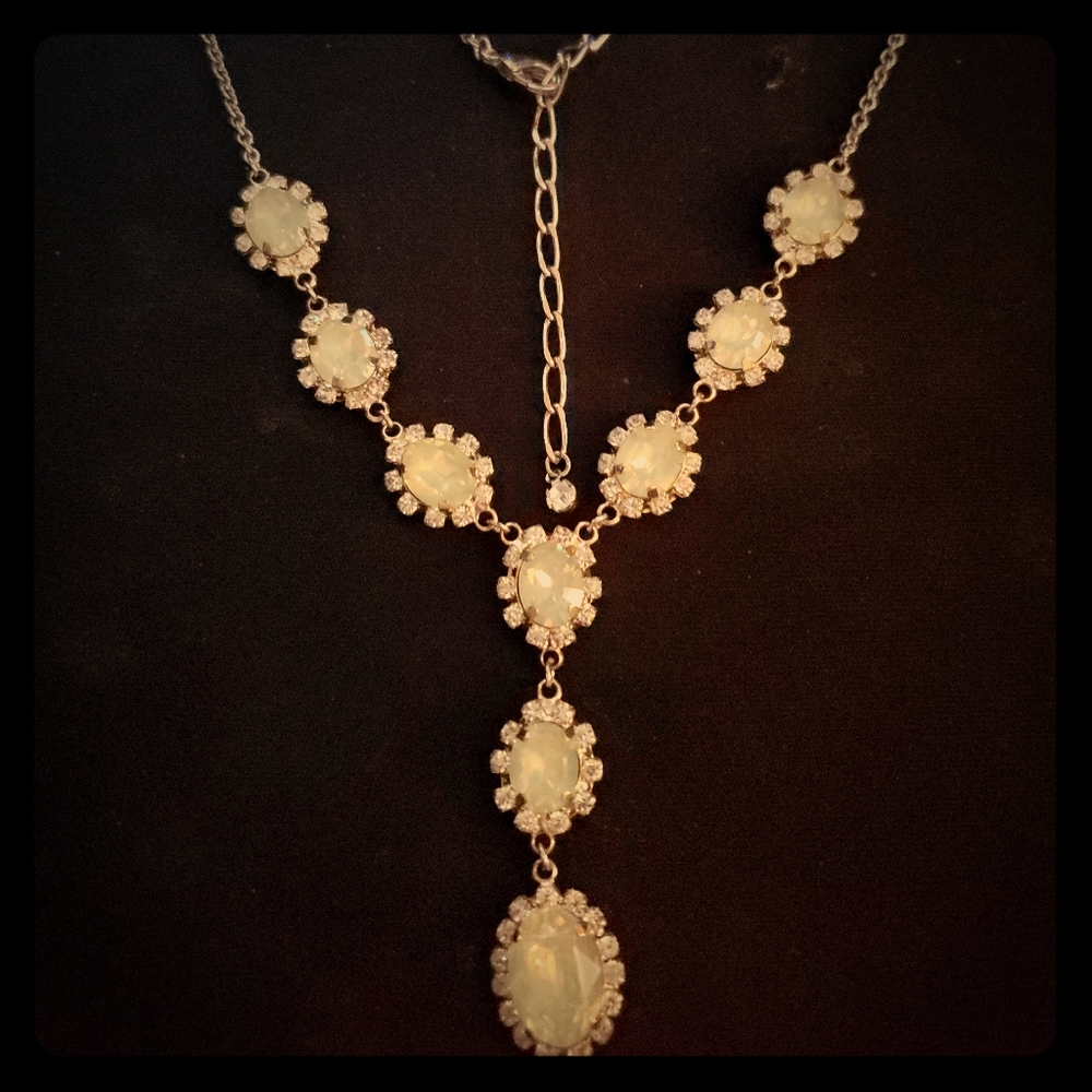 Dangle crystal necklace